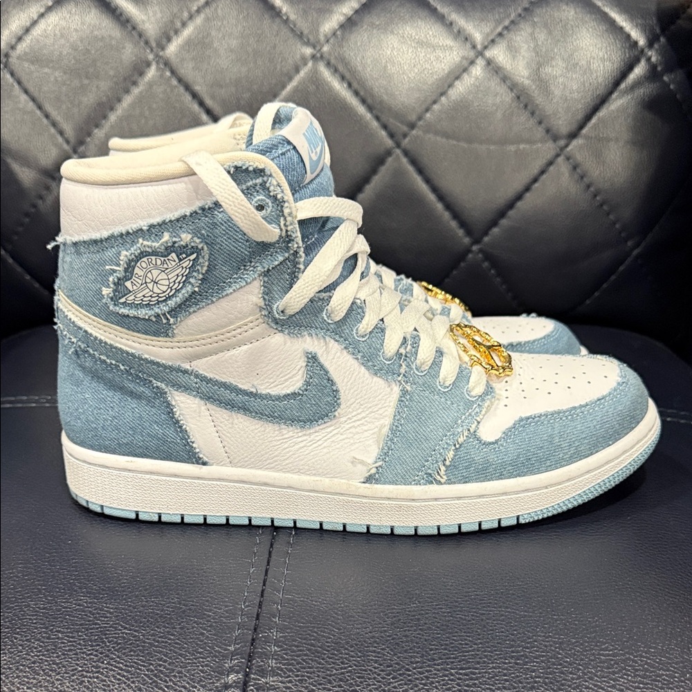 Women’s Jordan 1 Retro High OG - Picture 4 of 6